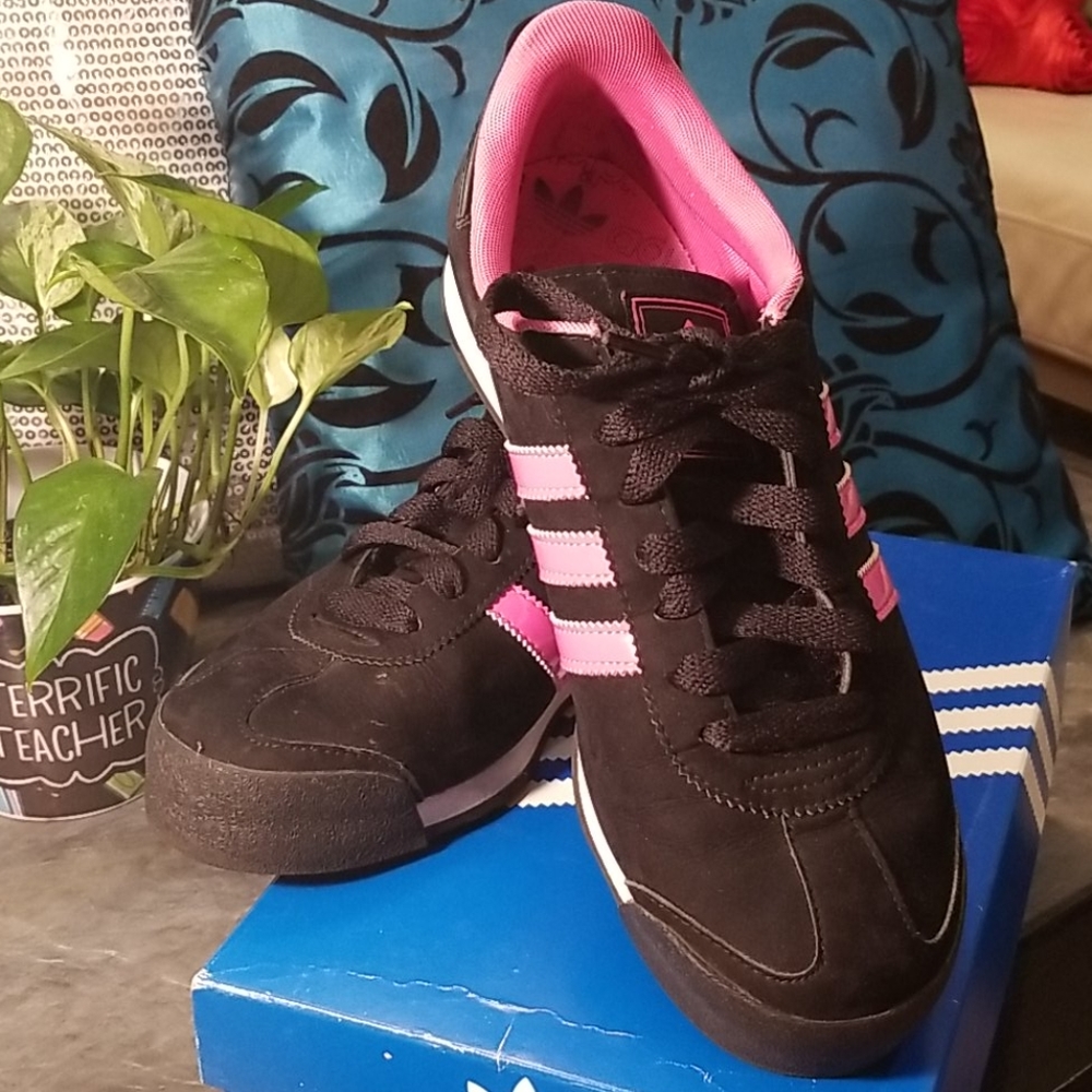ADDIAS  WOMEN TENNIS SHOES